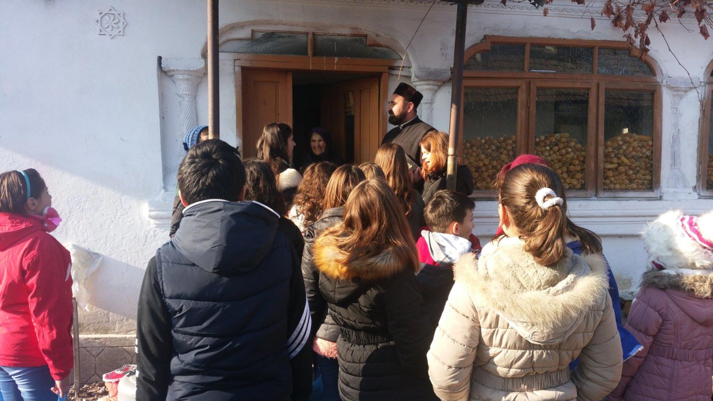 Parohia Valea Bisericii sprijină tinerii 66013