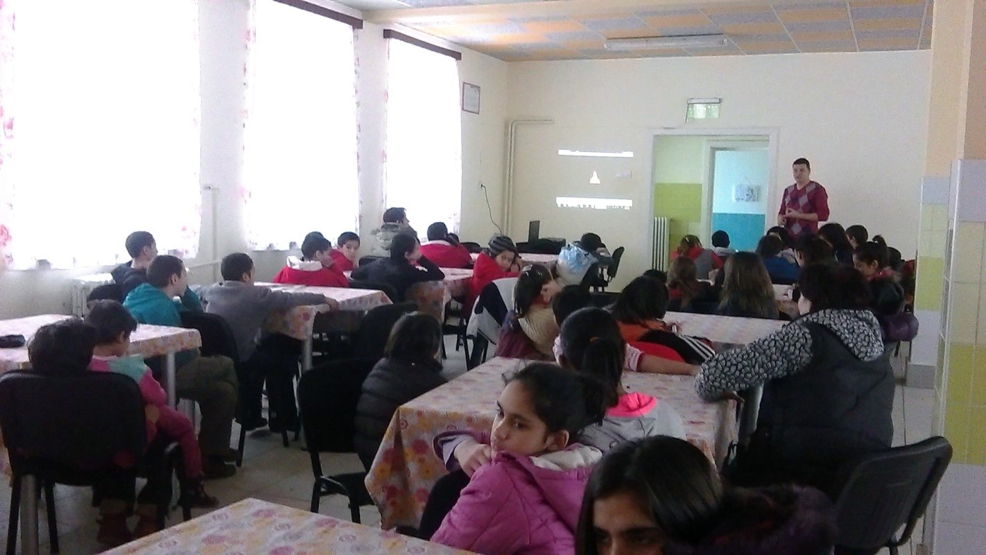 Activităţi de informare şi prevenire a violenţei în şcoli 65876