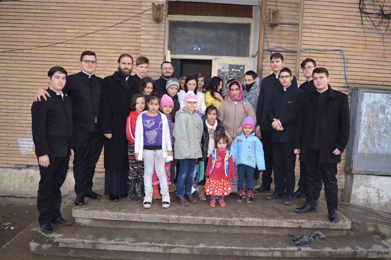 Activităţi sociale în cinstea Sfinţilor Trei Ierarhi, la Seminarul de la Roman 65873