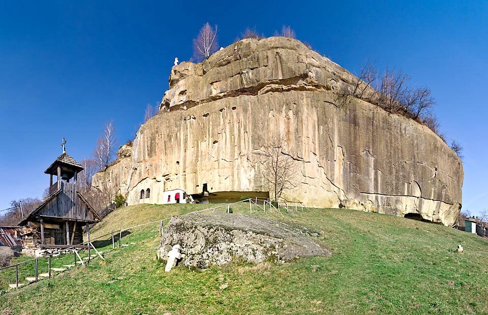 Mănăstirea unde se trăiește taina începuturilor 65917