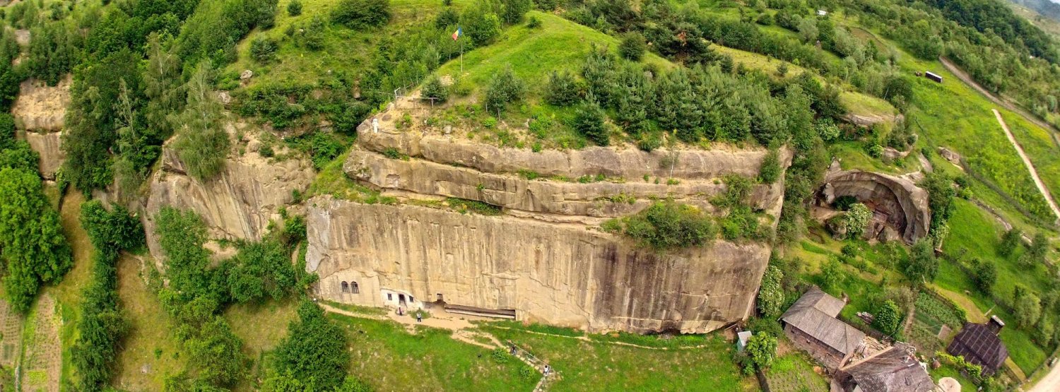 Mănăstirea unde se trăiește taina începuturilor 65922