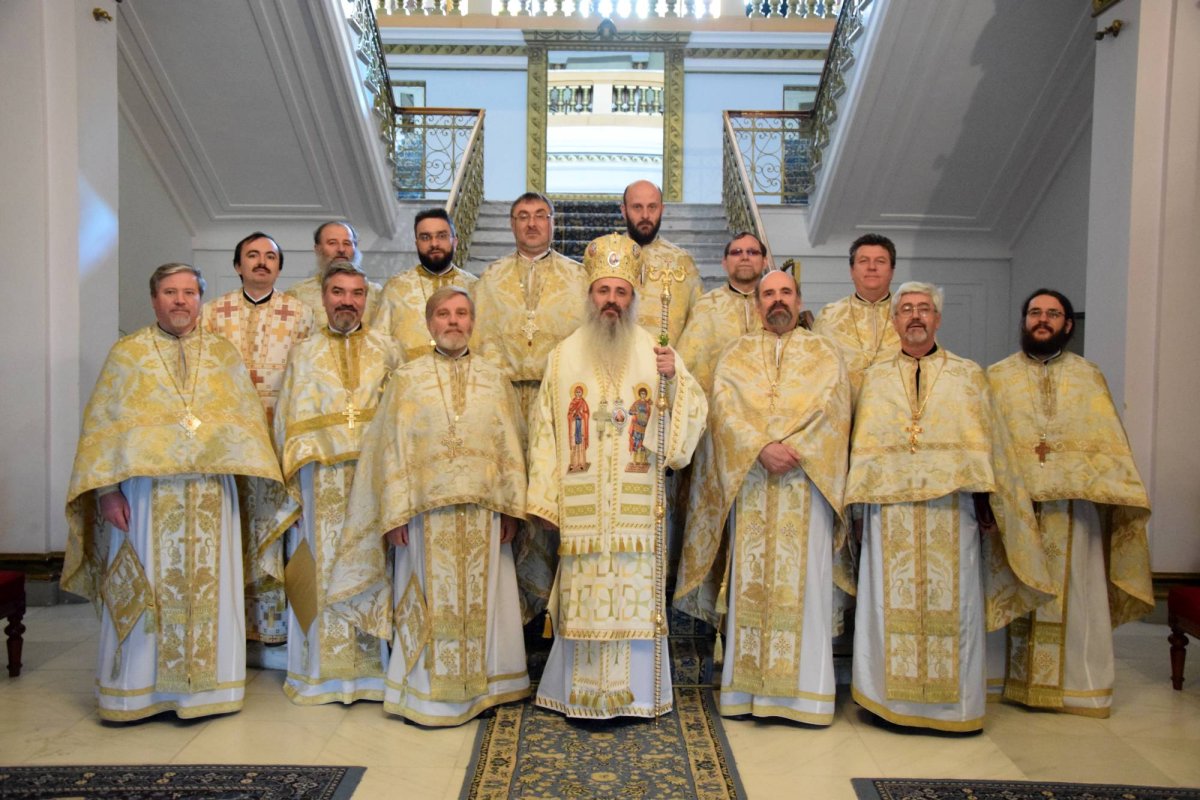 „Biserica dă sens atât familiei, cât şi şcolii“ 65809