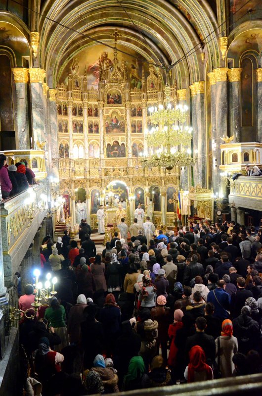 Hram luminos la Facultatea de Teologie din Bucureşti 65839