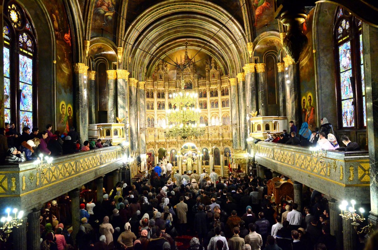 Hram luminos la Facultatea de Teologie din Bucureşti 65840