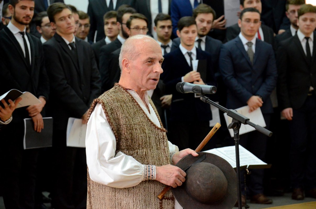 Hram luminos la Facultatea de Teologie din Bucureşti 65841