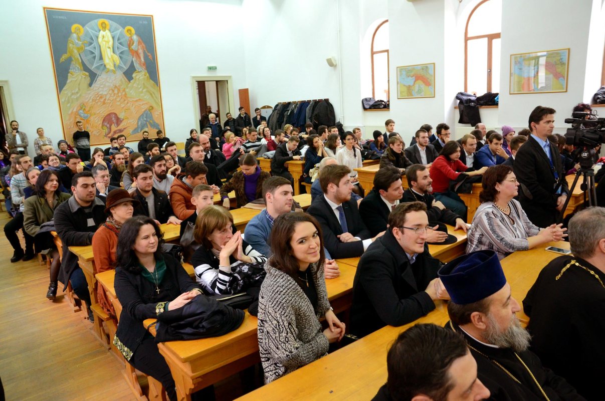 Hram luminos la Facultatea de Teologie din Bucureşti 65844