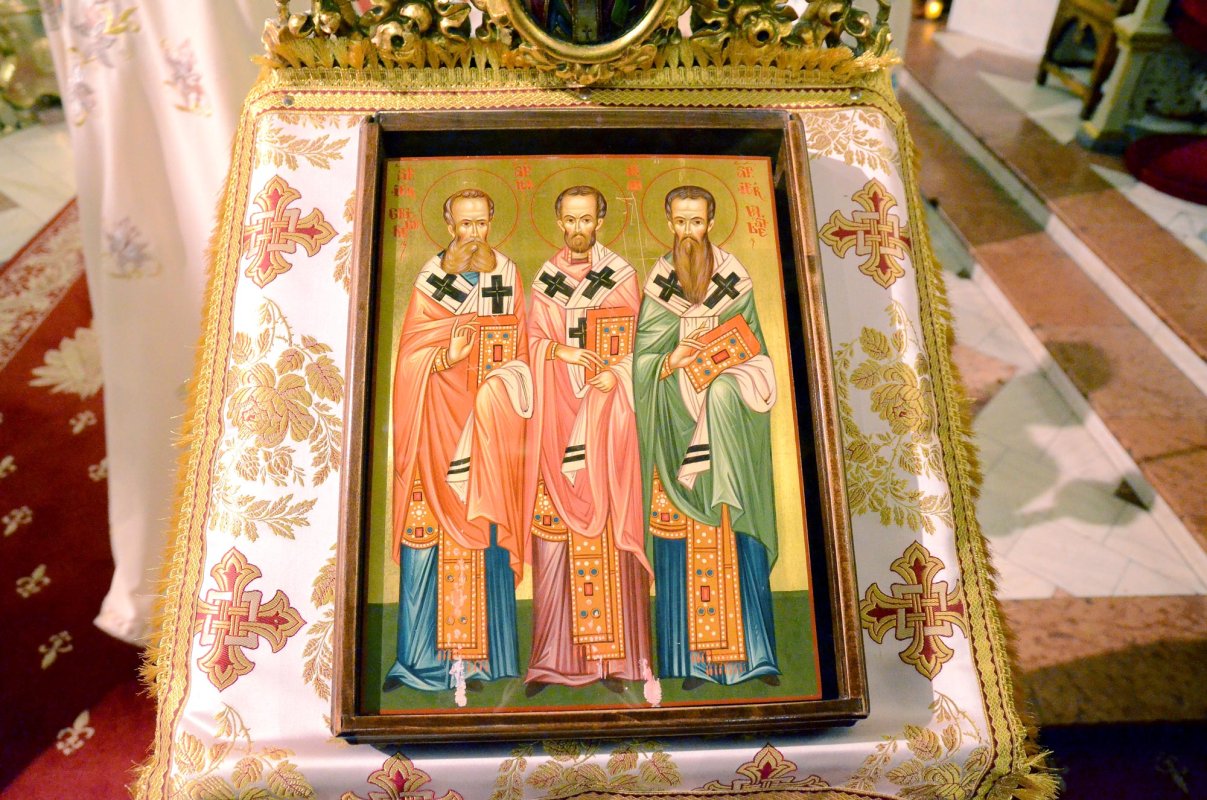 Sfinţii Trei Ierarhi, apărători ai Ortodoxiei 65853