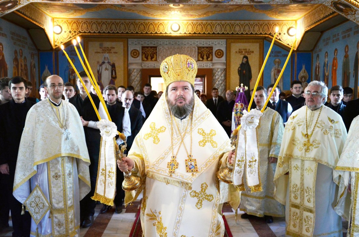 Sfinţii Trei Ierarhi, hramul şcolilor teologice 65820