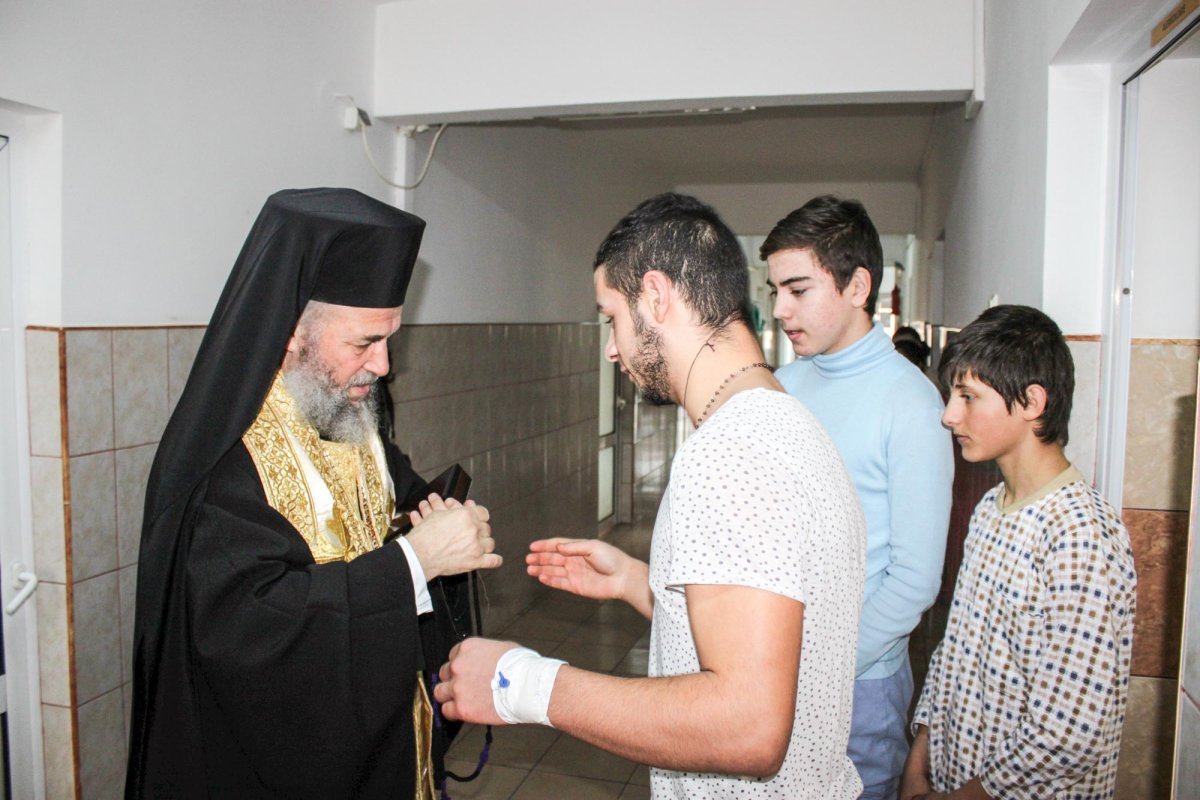 Cinstire adusă sfinților ocrotitori 65797