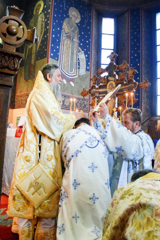 Sfinţii Trei Ierarhi, sărbătoriţi în Cetatea Băniei 65770