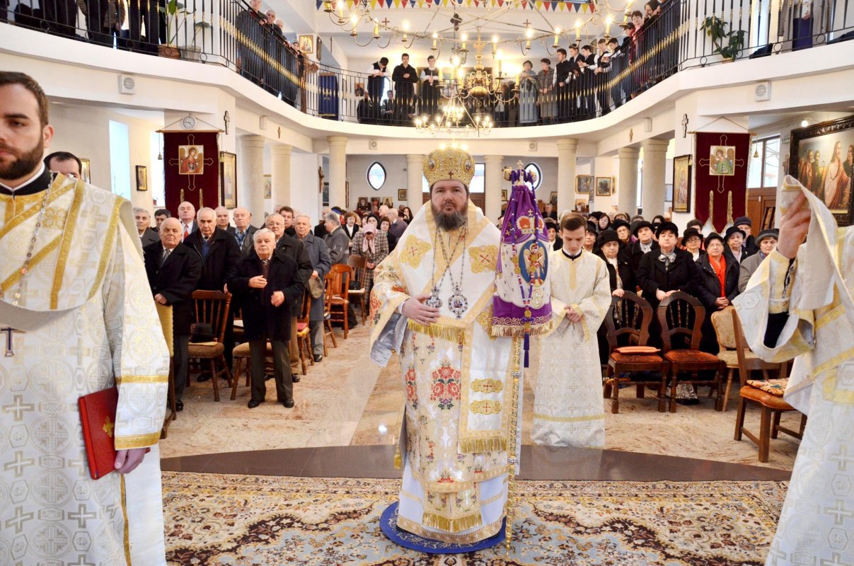 Slujbe arhiereşti în Duminica a 32-a după Rusalii 65758