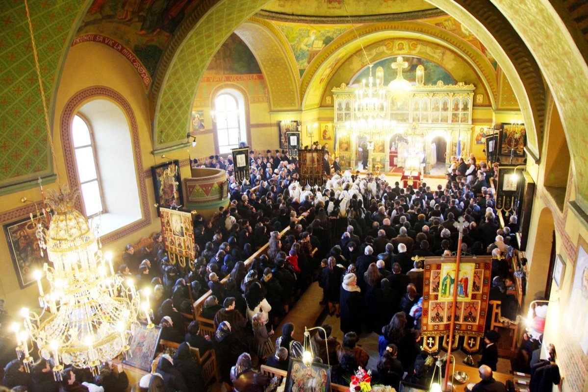 Slujiri arhiereşti la Întâmpinarea Domnului 65761