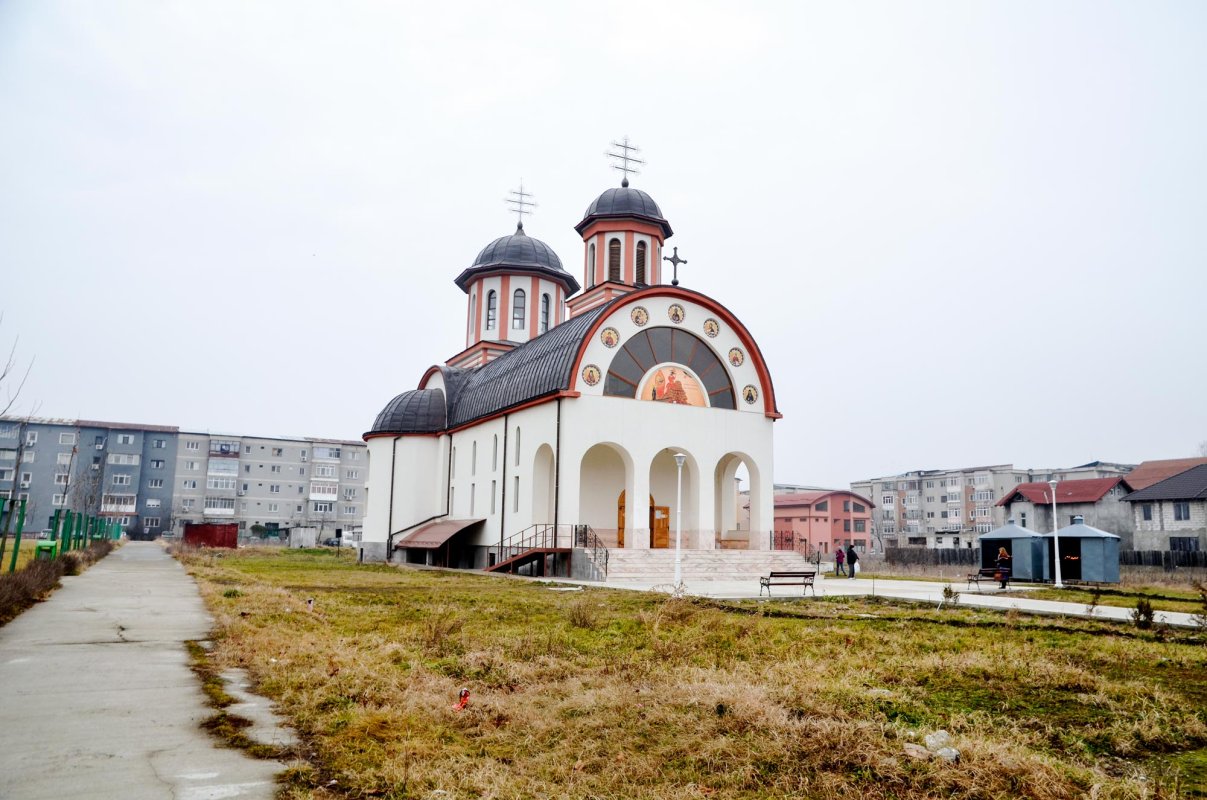Sfinte Liturghii arhiereşti la Craiova şi Turnu Severin 65709