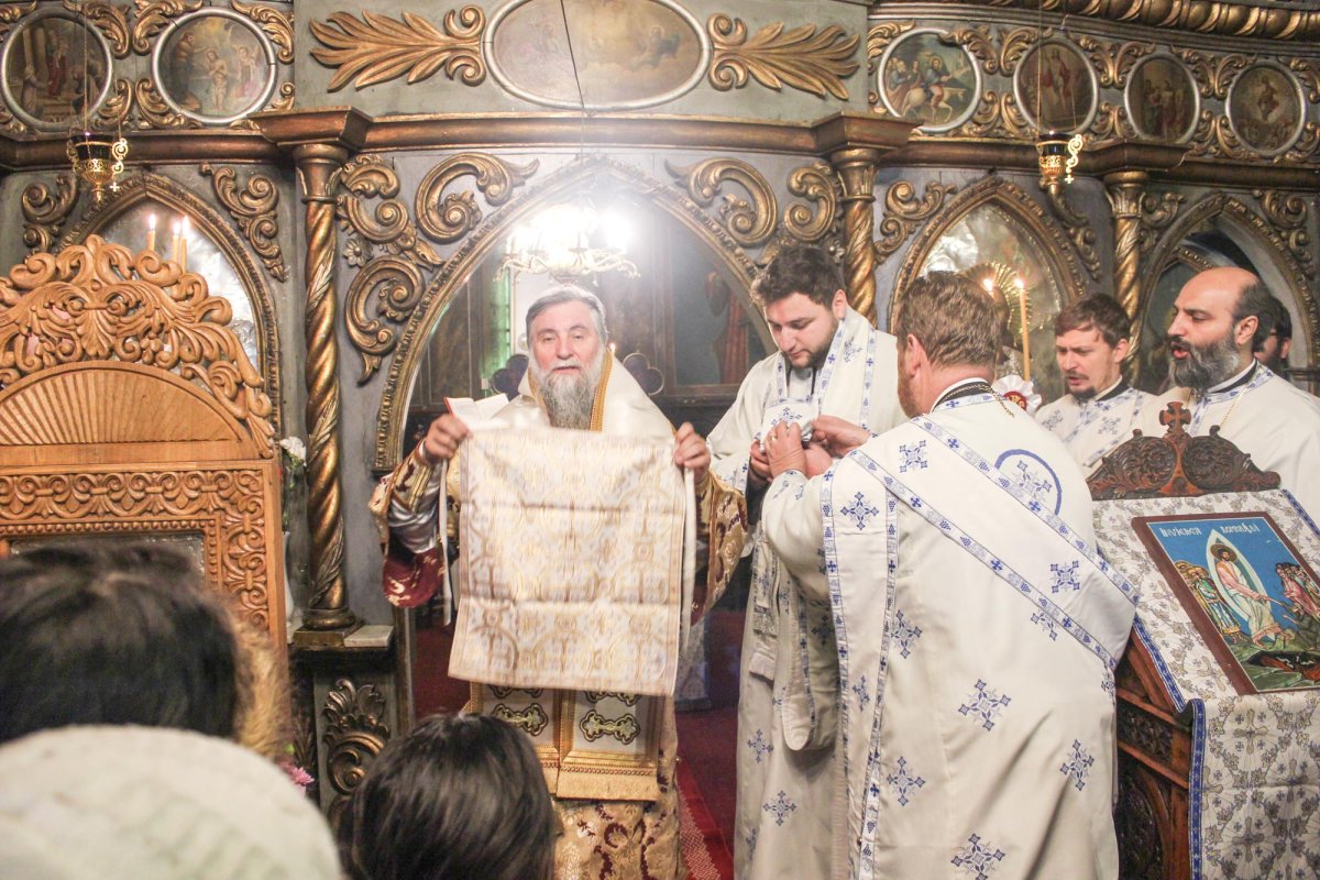 Sfinte Liturghii arhiereşti la Craiova şi Turnu Severin 65711