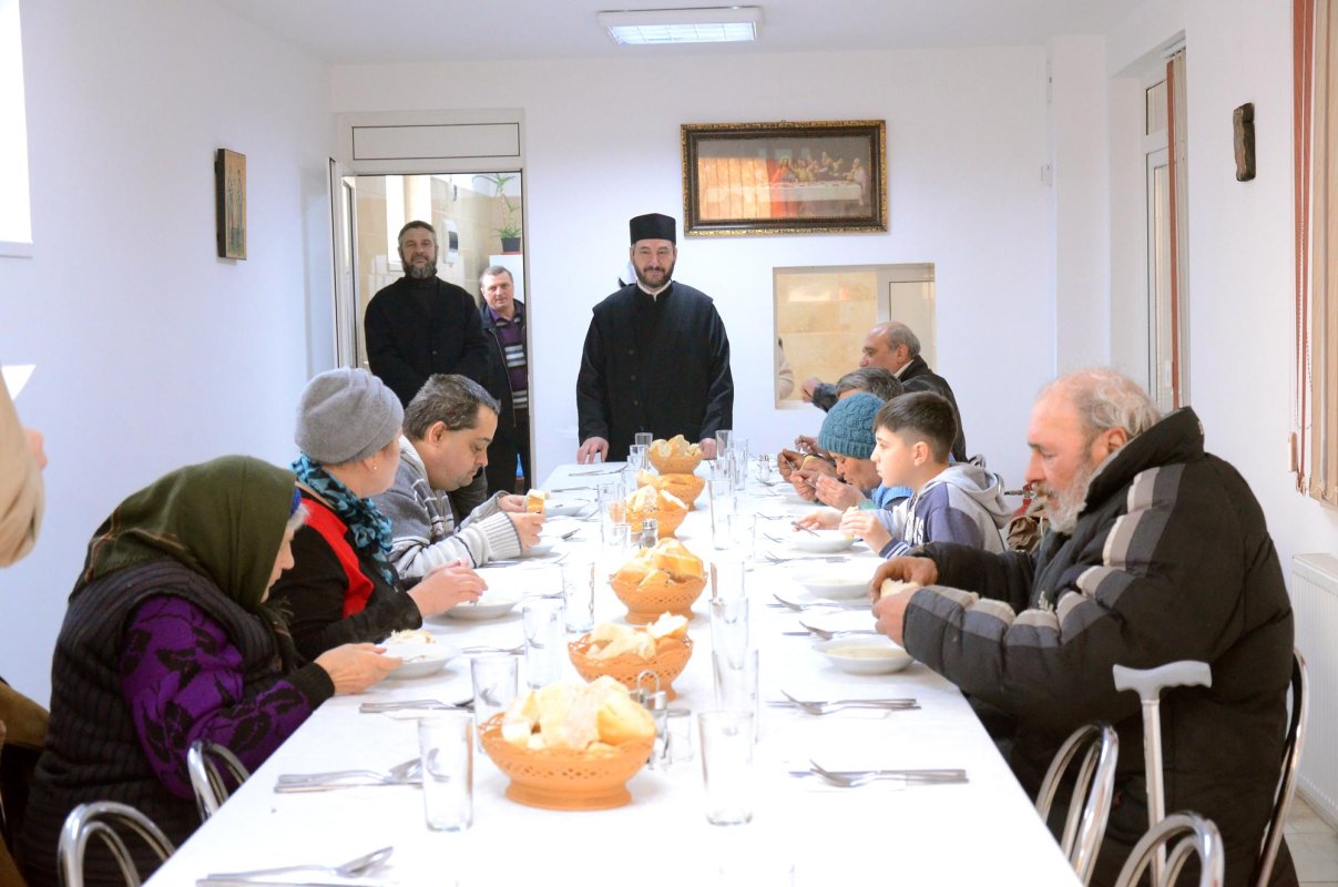 Bucurie la vremuri grele sub ocrotirea Cuvioasei Parascheva 65647