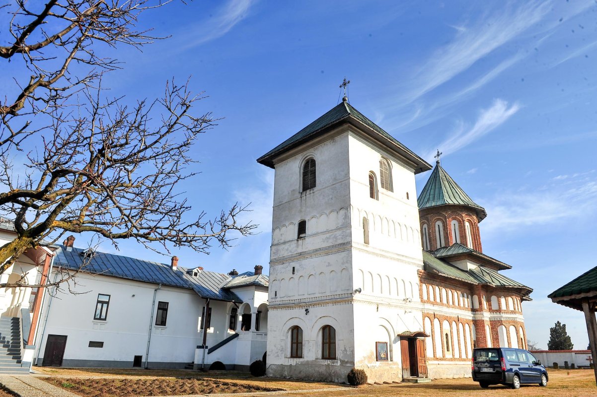 Slujire arhierească la Mănăstirea Jitianu 65639