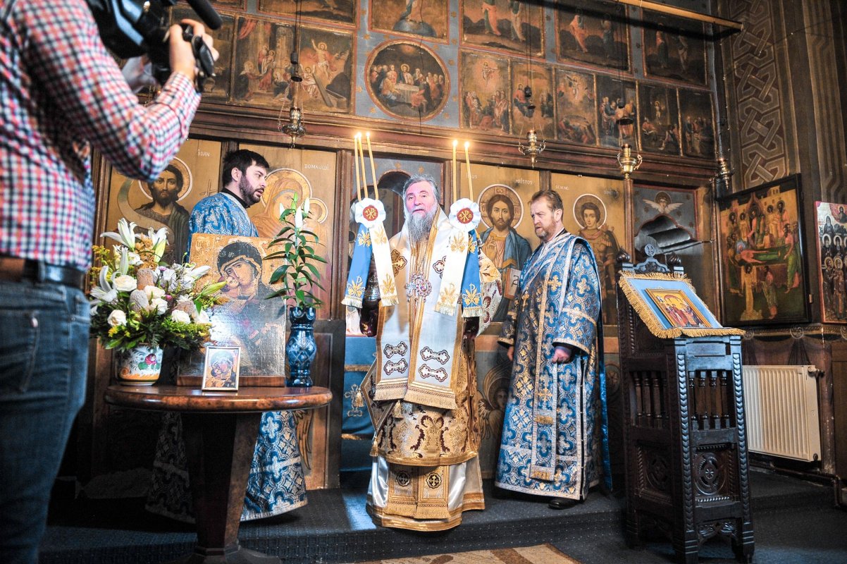 Slujire arhierească la Mănăstirea Jitianu 65640