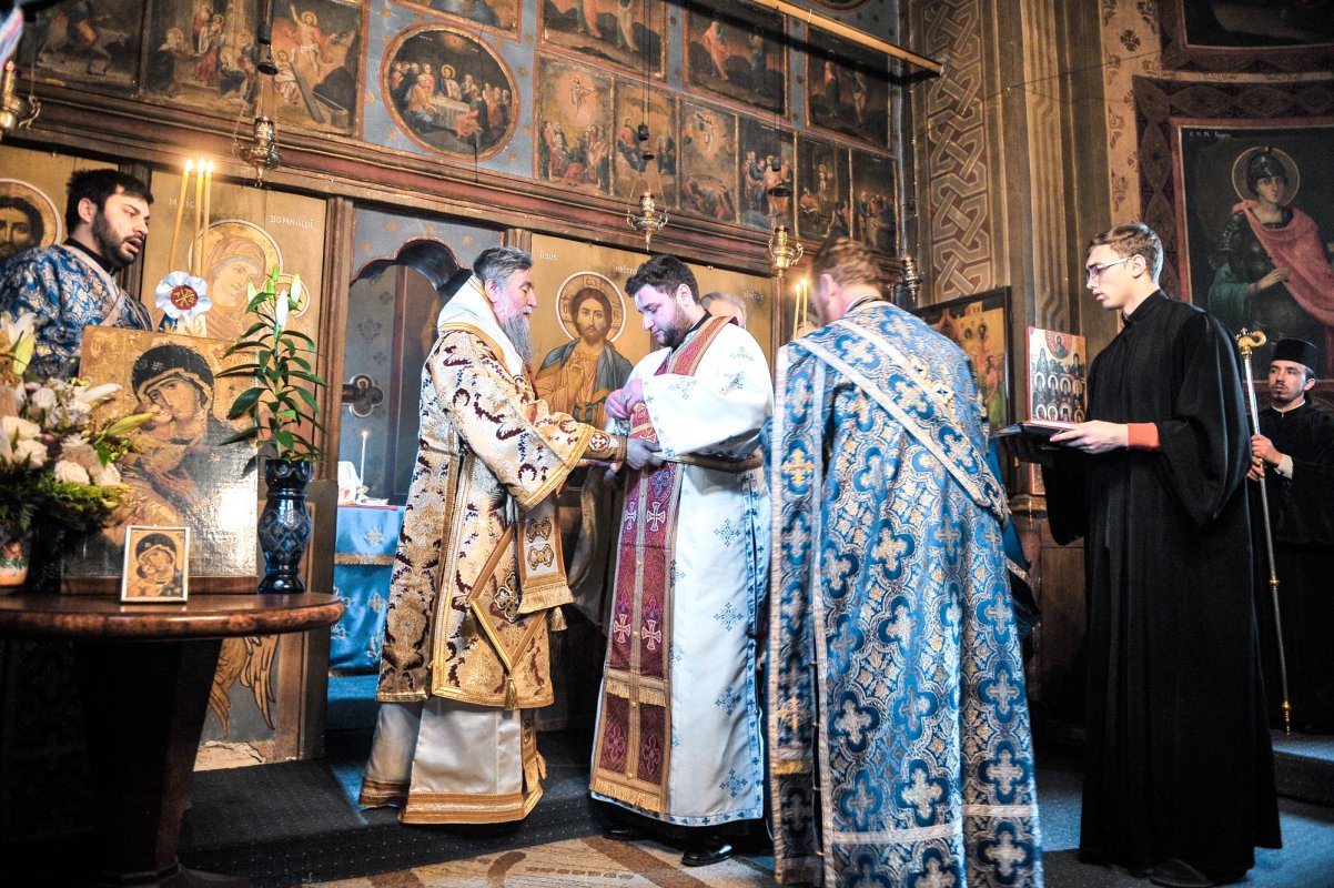 Slujire arhierească la Mănăstirea Jitianu 65642