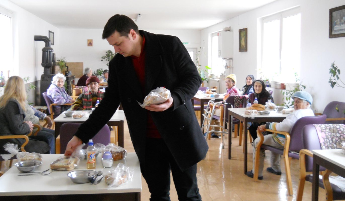 Activităţi filantropice şi de informare a tinerilor la Sibiu 65573