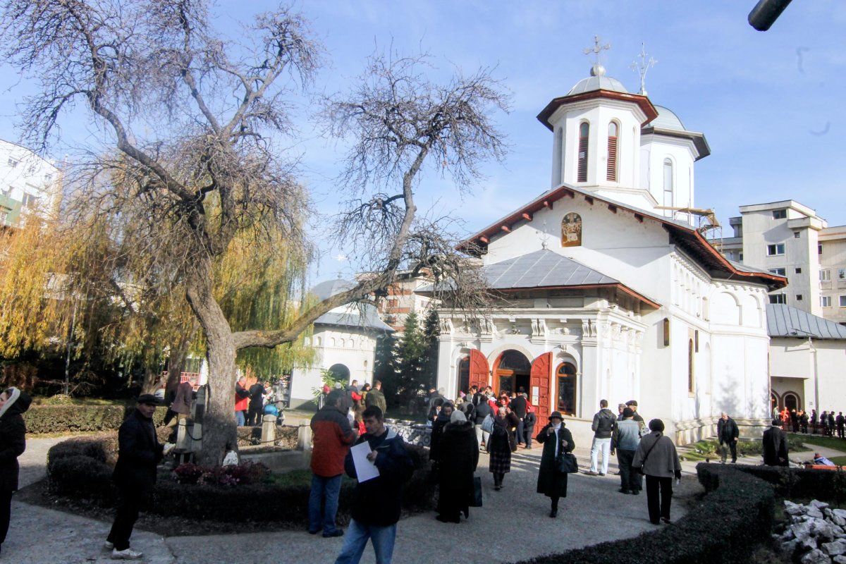 Mavrodolu, biserica tinerilor din Pitești 65450