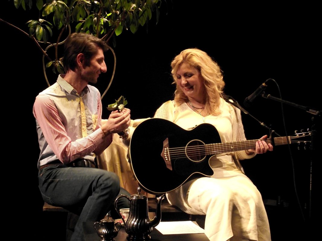 „13 povești de dragoste… și un povestitor”, la Centrul Cultural pentru UNESCO „Nicolae Bălcescu” 65396