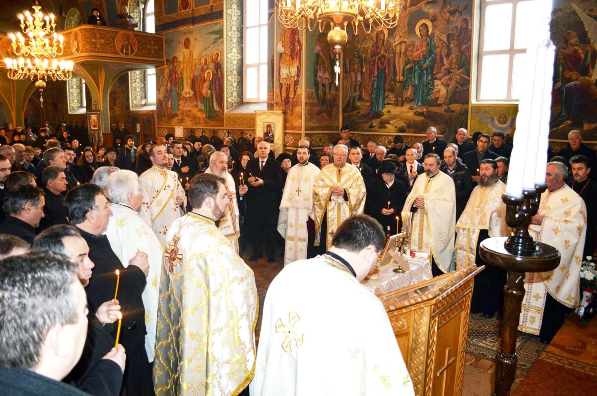 Parastas pentru protopopul Teofil Herineanu 65347