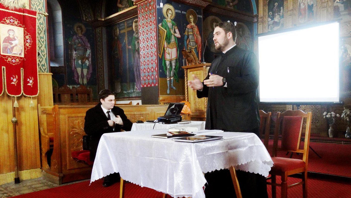 Şedinţă lunară în Protopopiatul Gherla 65350