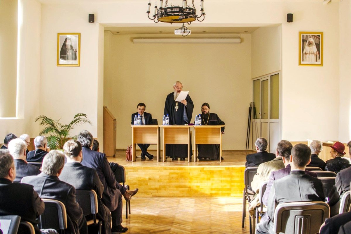 Sesiune de comunicări despre Episcopul Nicolae Ivan 65344