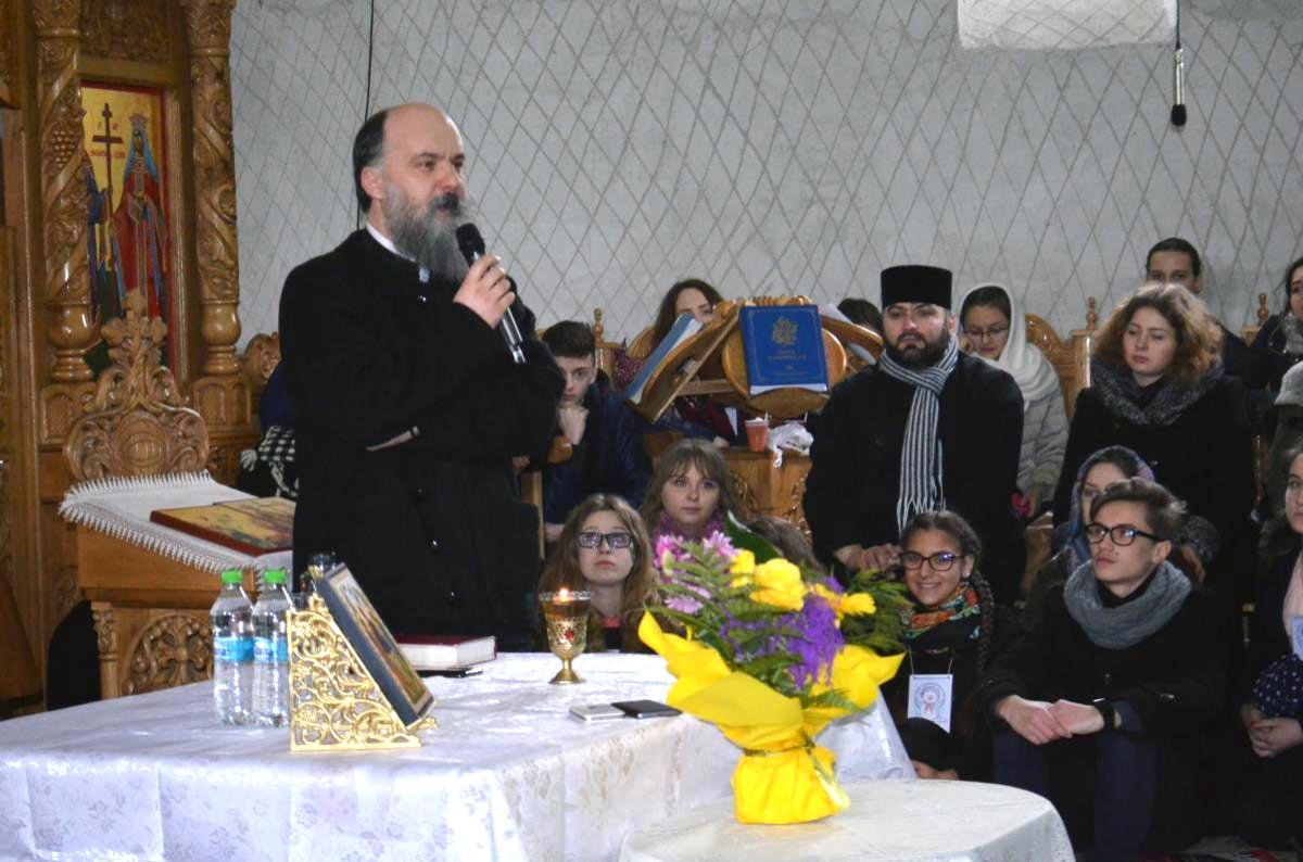 „În căutarea sfinţeniei în Cetatea Dorohoiului“ 65283