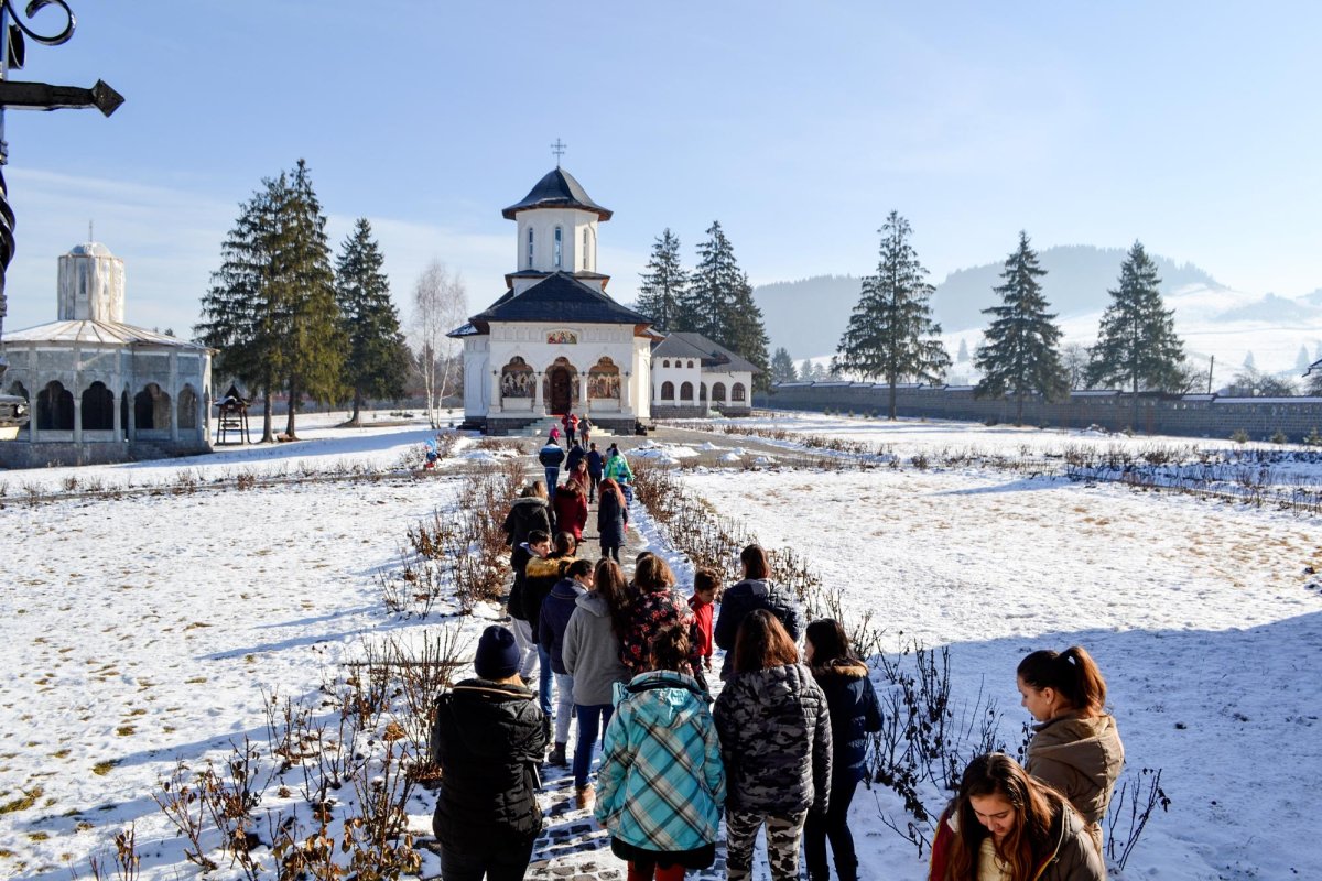 „Credință și artă pentru toți” la Izvorul Mureșului 65242