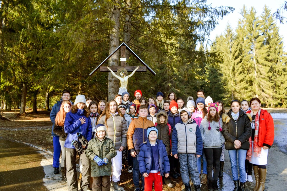 „Credință și artă pentru toți” la Izvorul Mureșului 65247