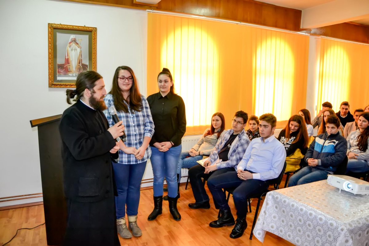 Întrunire cu tinerii și copiii la Reșița 65240