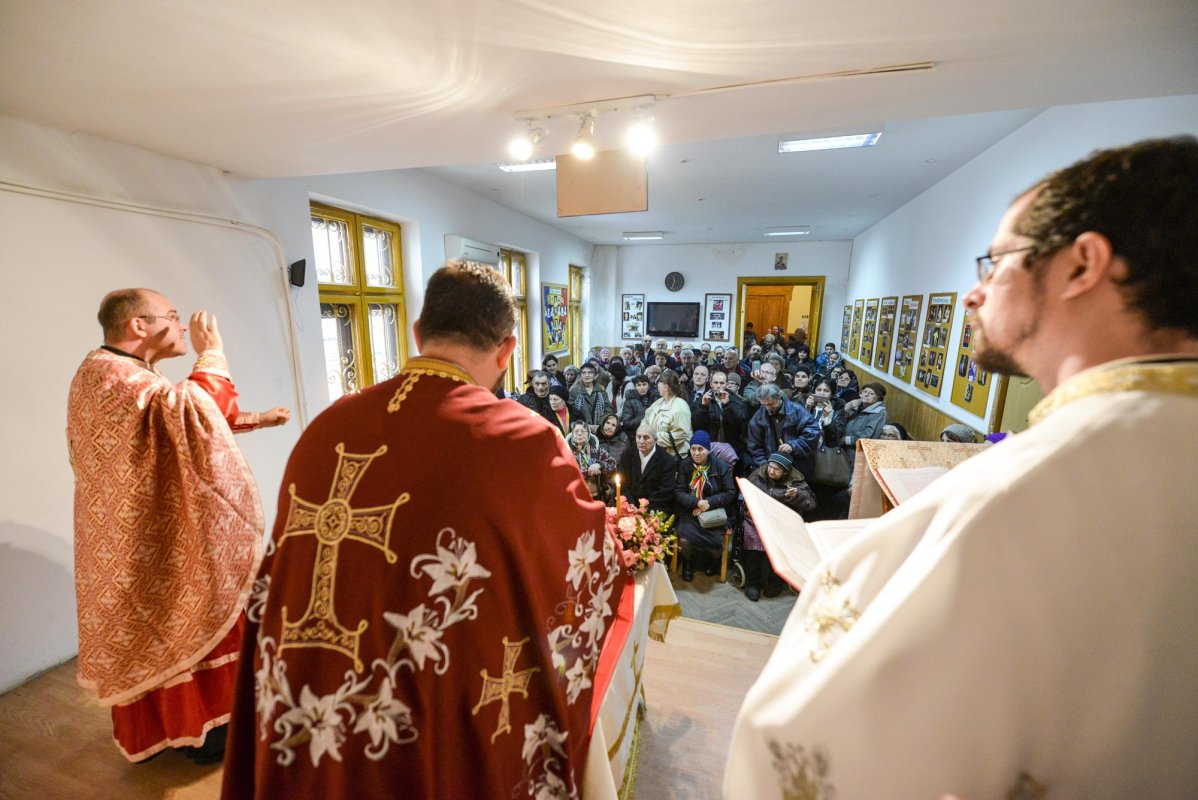 Hramul comunităţii surzilor din Bucureşti 65172