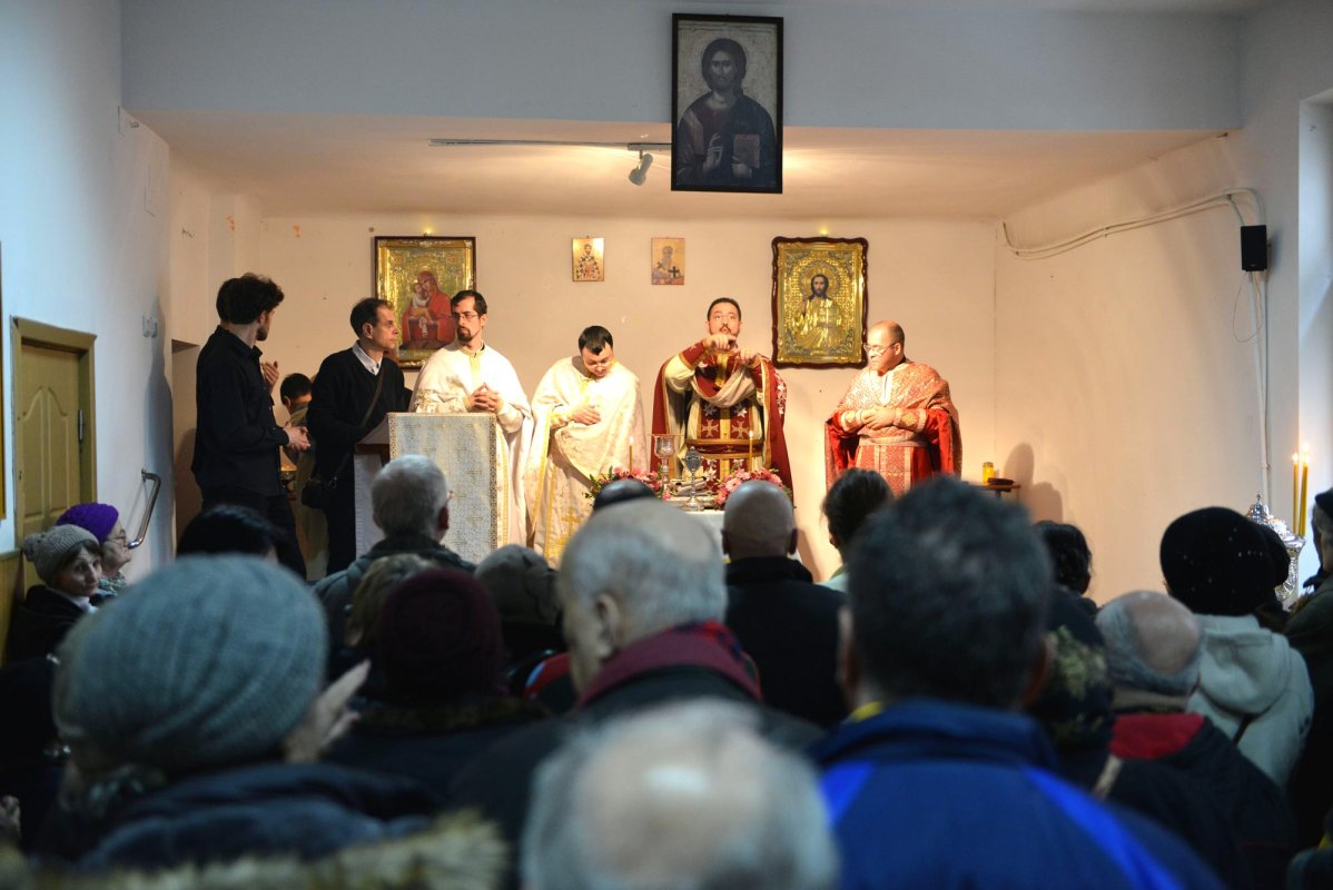 Hramul comunităţii surzilor din Bucureşti 65174