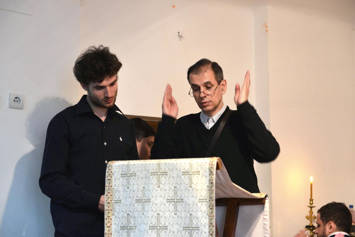 Hramul comunităţii surzilor din Bucureşti 65175