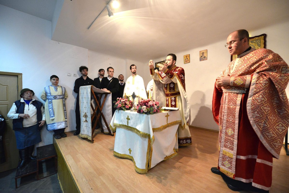 Hramul comunităţii surzilor din Bucureşti 65177