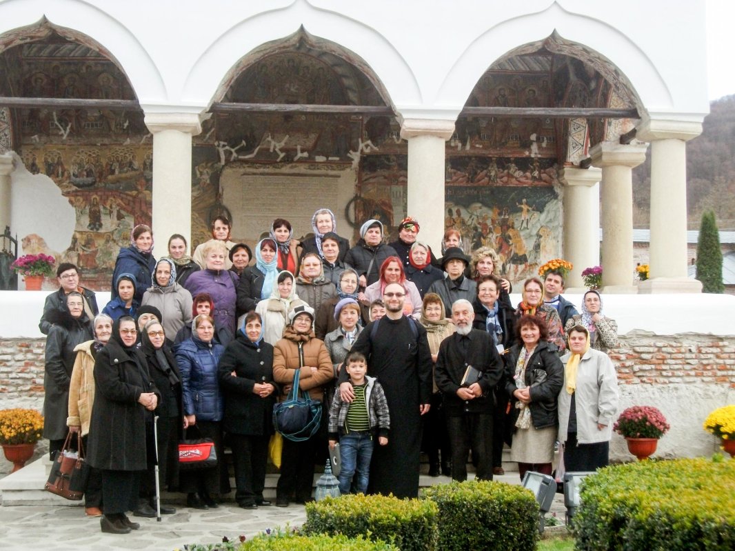 Parohia unde înveți cum  să te faci tuturor toate 65165