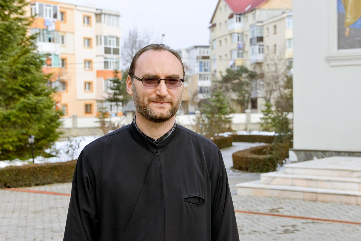 Parohia unde înveți cum  să te faci tuturor toate 65166