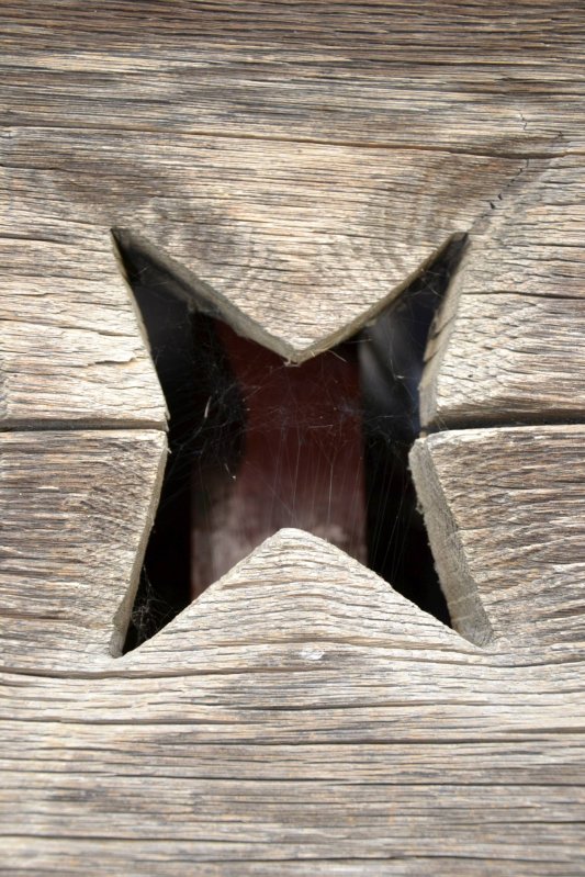 Bătrâna bisericuță din Cetățuia Puieștilor 65216