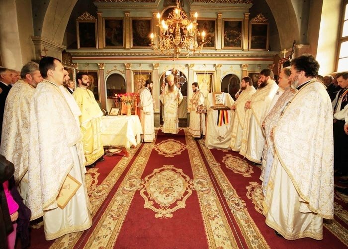 Slujiri arhiereşti în Duminica a 17-a după Rusalii 65031