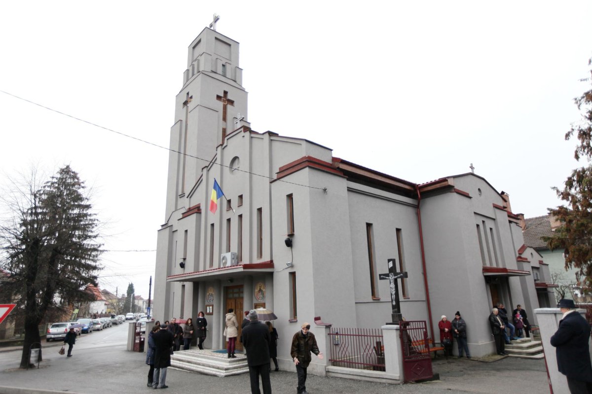 Slujiri arhiereşti în Duminica a 17-a după Rusalii 65033