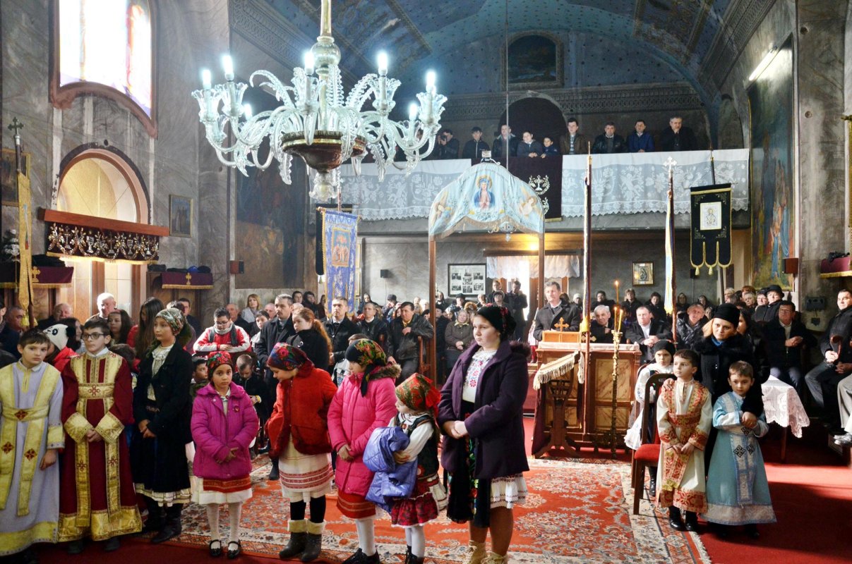 Slujiri arhiereşti în Duminica a 17-a după Rusalii 65042