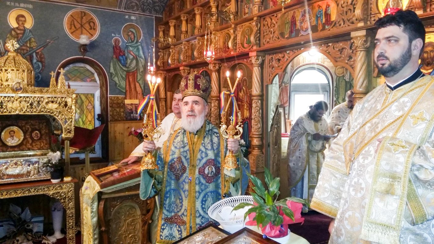 Slujiri chiriarhale în Mitropolia Banatului 65049