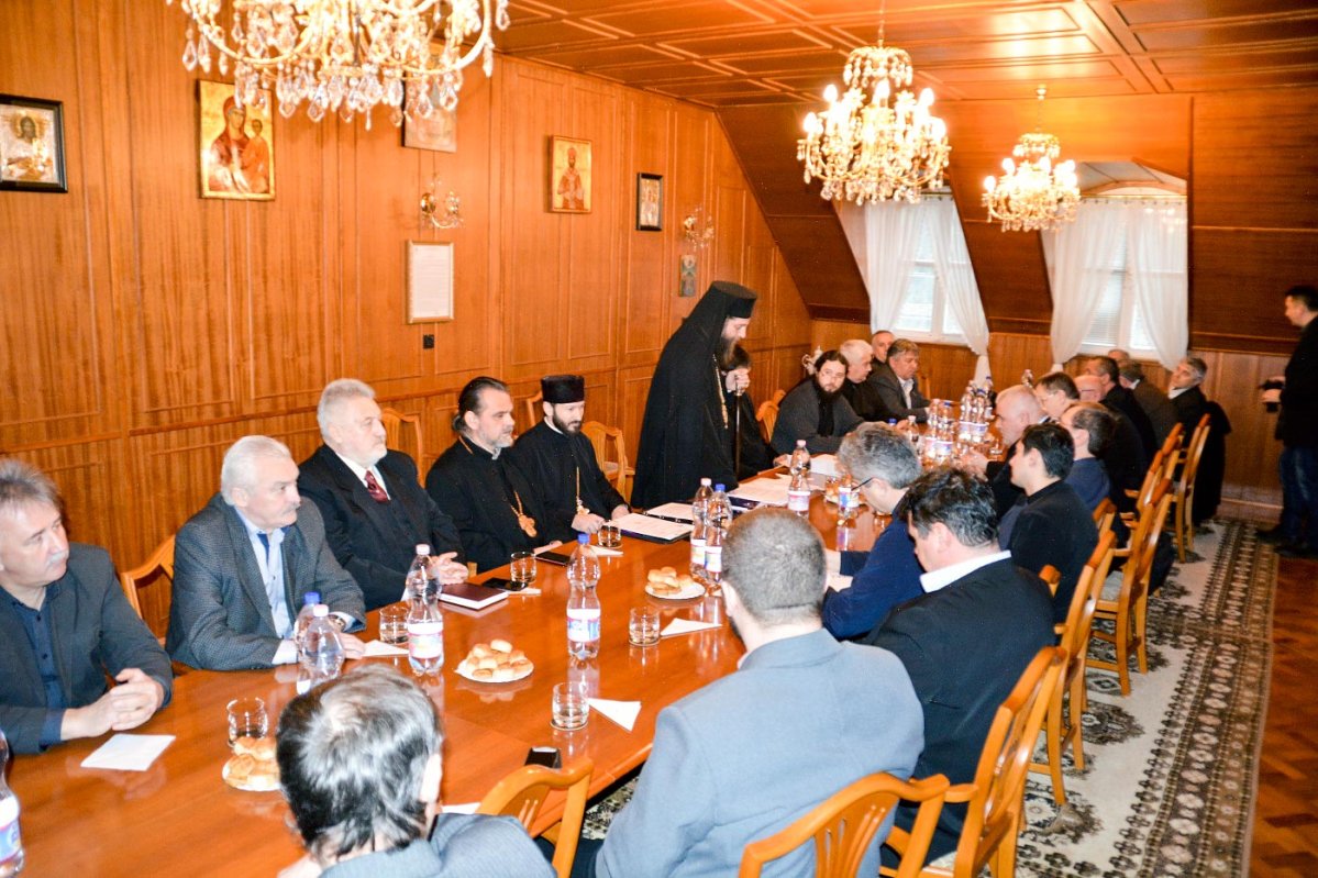 Adunări eparhiale în Ungaria şi Australia 65008