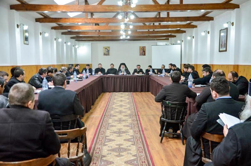 PS Nicodim s-a întâlnit cu preoţii mehedinţeni 64986