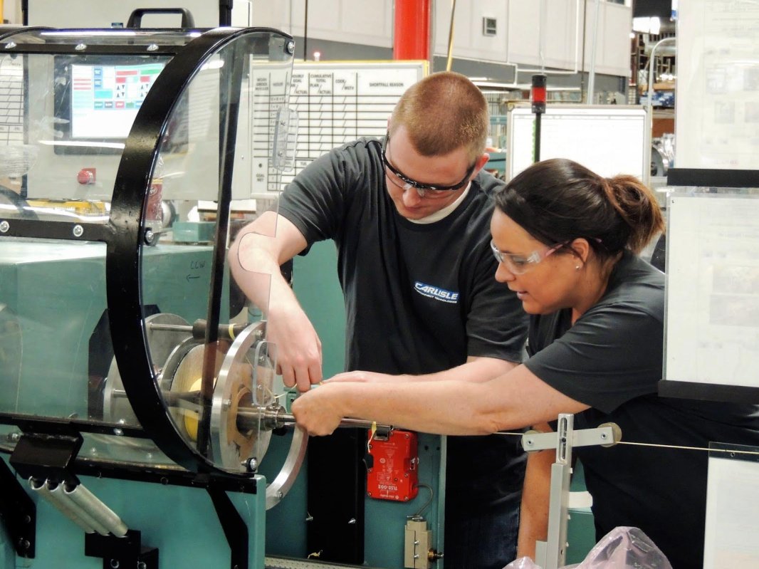 Se cer mai mulţi absolvenţi de școală profesională 64963