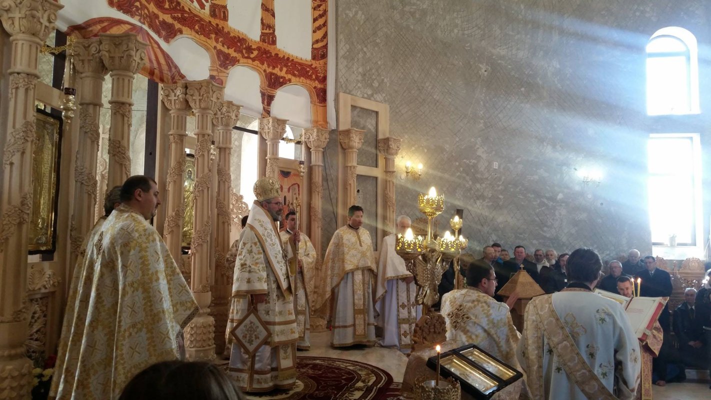 Slujire arhierească în Parohia Şerbăneşti din Bacău 64912