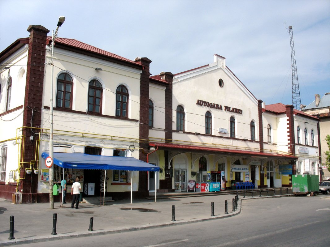 Actuale şi foste gări ale Bucureştiului 64800