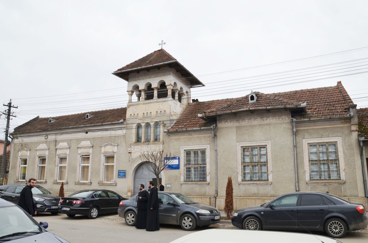 Sfințirea sediului renovat al Protopopiatului Beiuș 64759