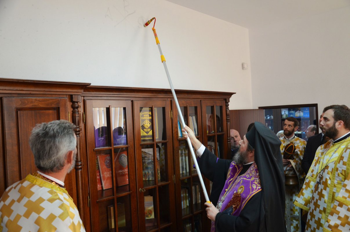 Sfințirea sediului renovat al Protopopiatului Beiuș 64760